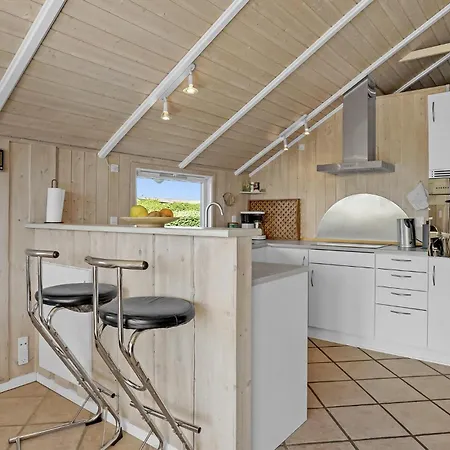 Three-bedroom In Feriehus